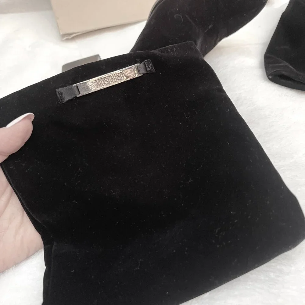 Auc Moschino Chanky heel High velour Boots 7,5 with damage
